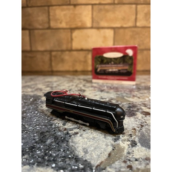 Hallmark Ornament Lionel Train #4 746 Norfolk and Western Steam Locomotive 1999 - Picture 6 of 10